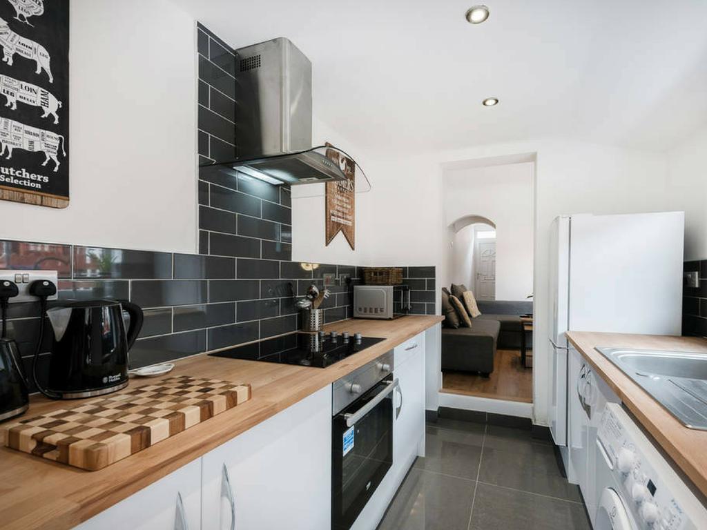 Cambridge House - Modern 2 Bedroom House, Close To Luton Airport & Town Centre ภายนอก รูปภาพ