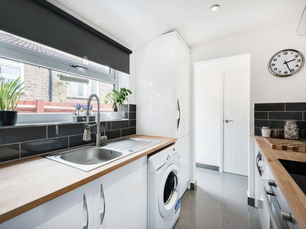 Cambridge House - Modern 2 Bedroom House, Close To Luton Airport & Town Centre ภายนอก รูปภาพ