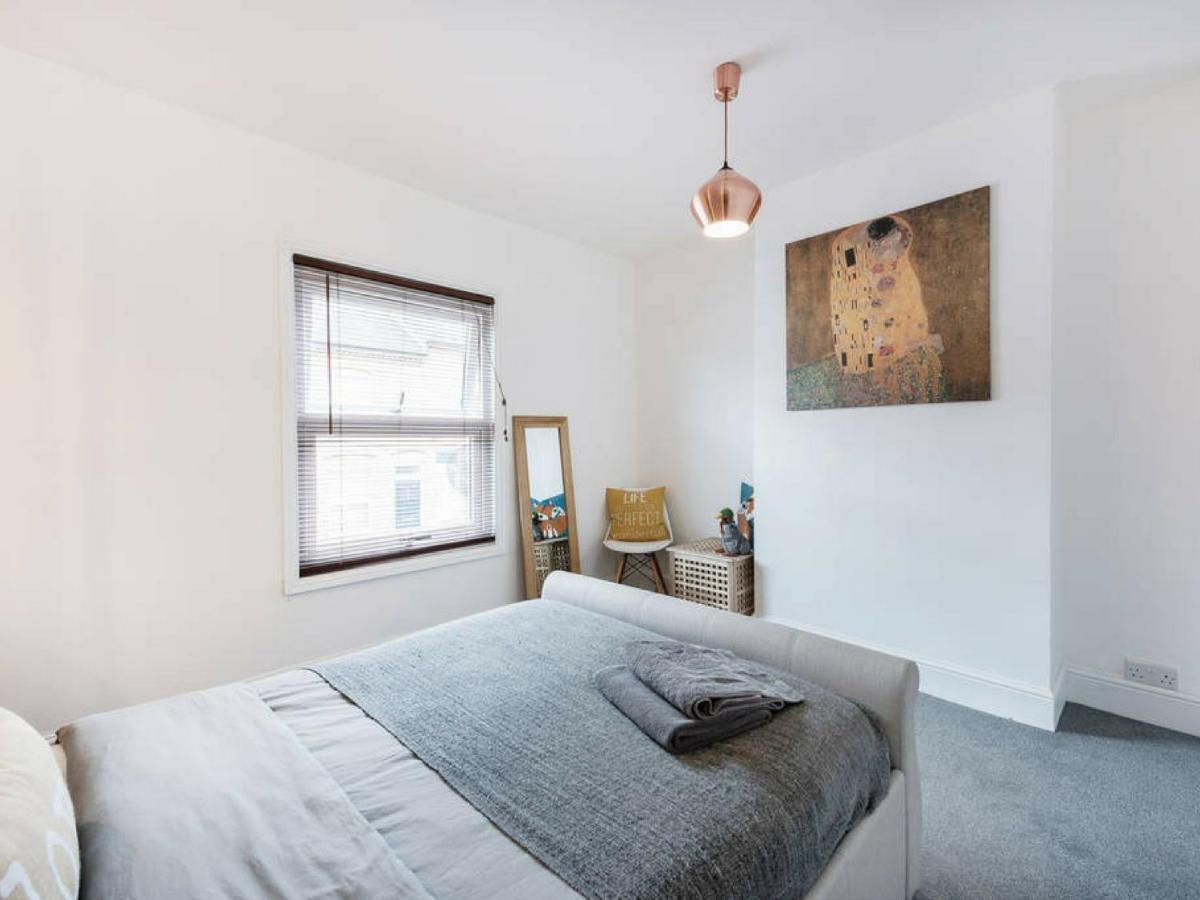Cambridge House - Modern 2 Bedroom House, Close To Luton Airport & Town Centre ภายนอก รูปภาพ